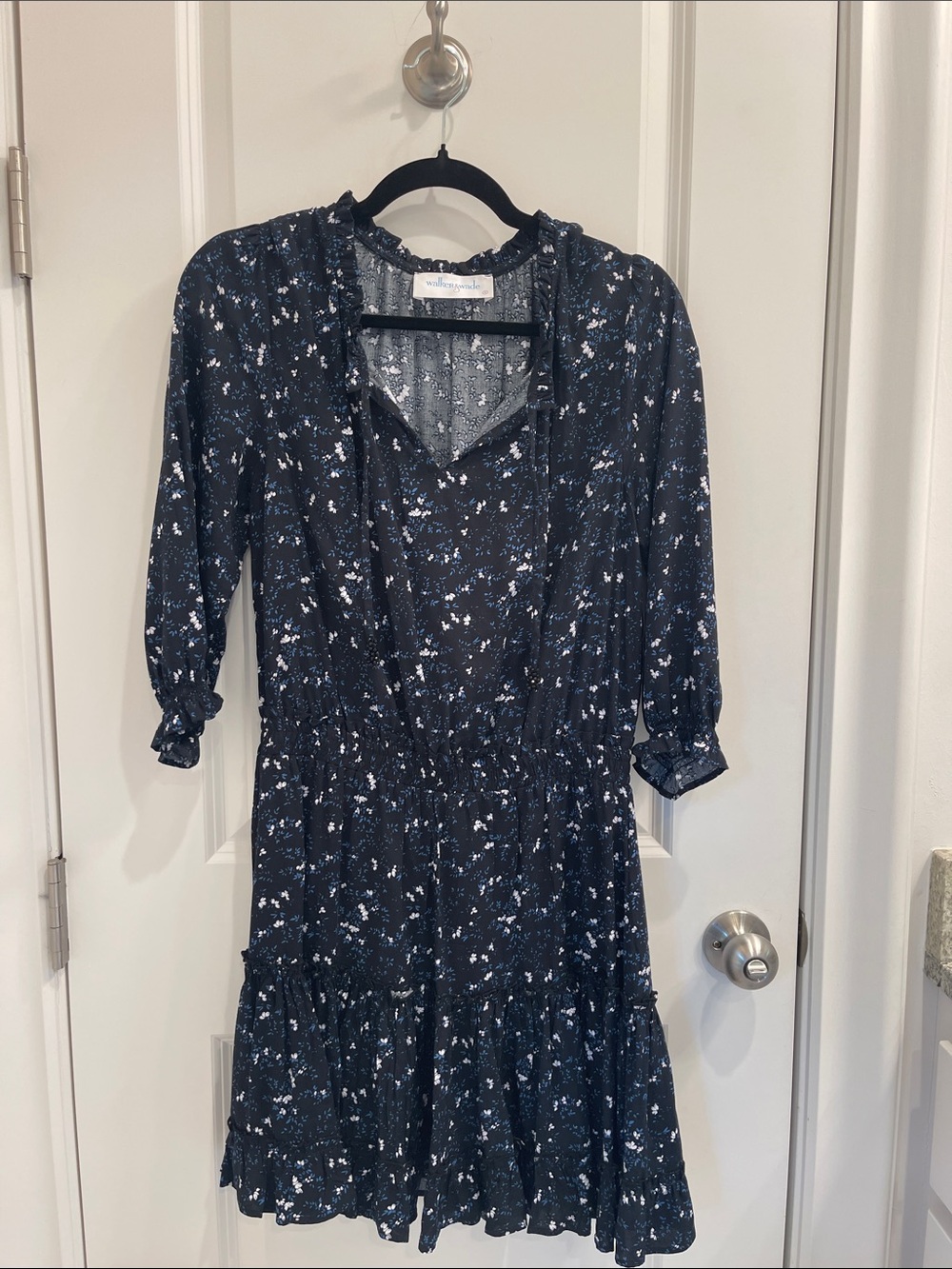 Walker & Wade Black Floral Tiered Midi Dress with V-Neck